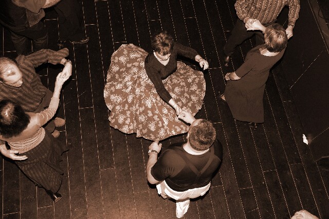 min 2006 12 16 beaune boogie 359 sepia
